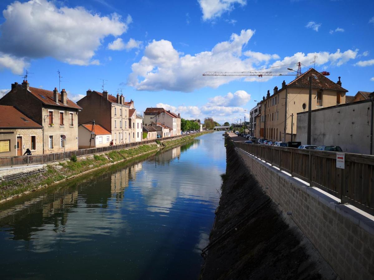 Au 4 Le Long Du Canal Avec Parking Apartman Dijon Kültér fotó